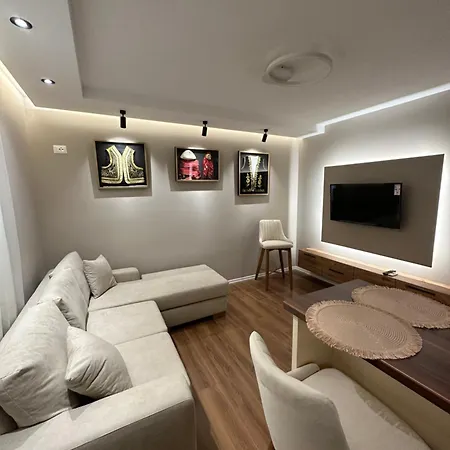 Luxury Center *