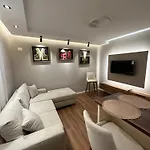Luxury Center *